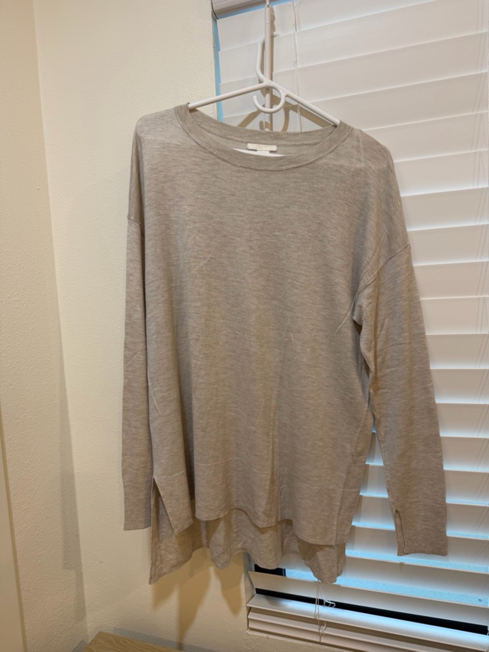 H&M Light beige Scoop Neck Lightweight Tunic Knit